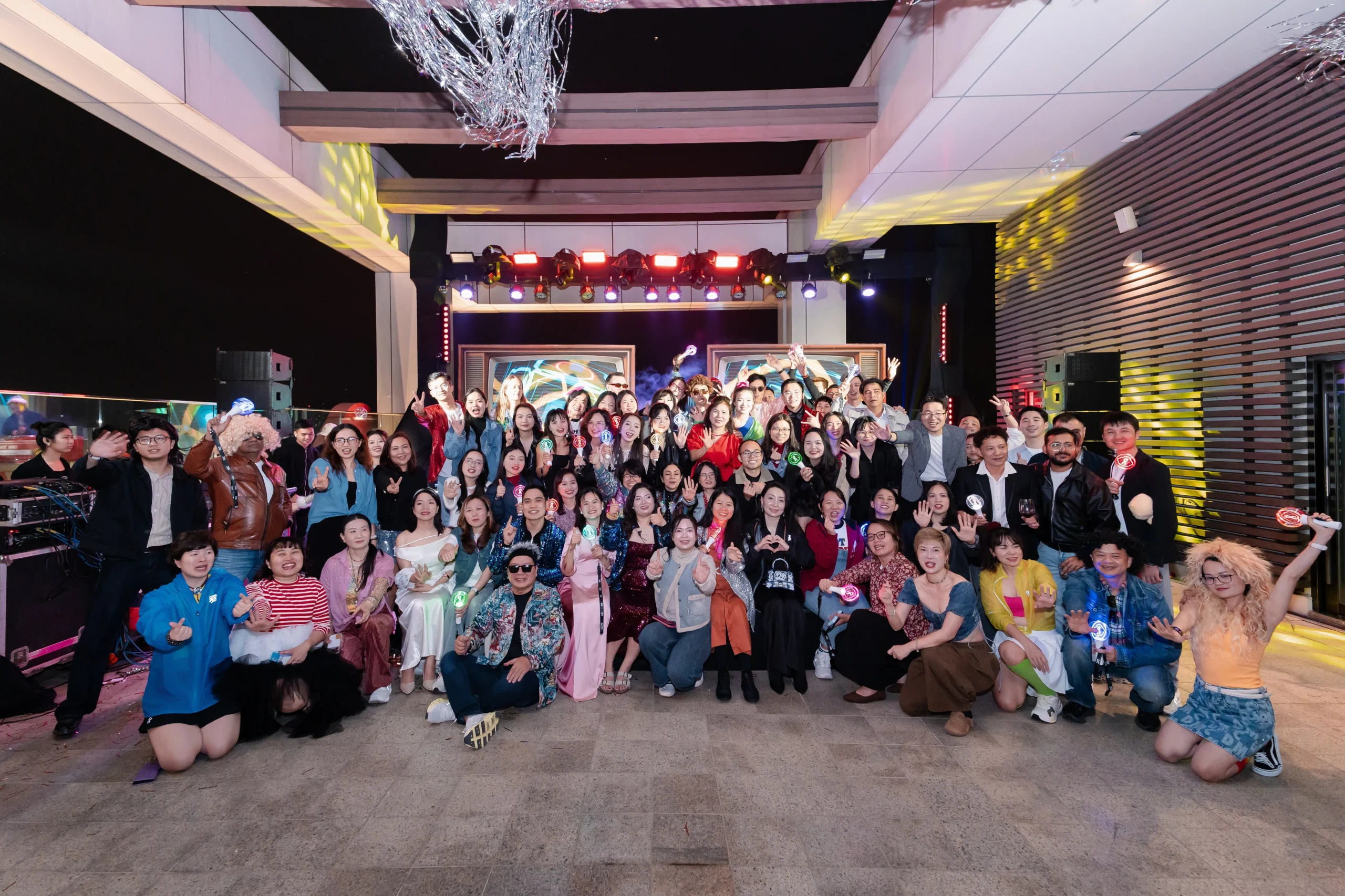 ✨ 𝐎𝐍 ViỆt Nam | Year End Party | HƠi ThỞ ThẬp NiÊn SÔi ĐỘng