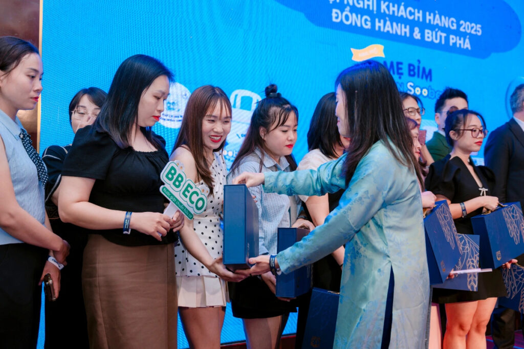 To Chuc Hoi Nghi Hoi Thao