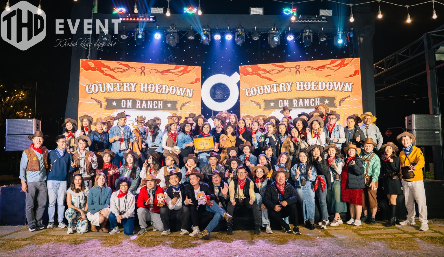 Tổ Chức Year End Party Tiệc Tất Niên