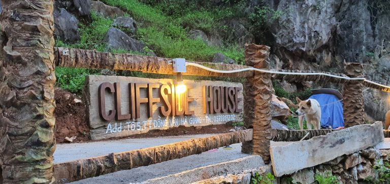 ĐỒng VĂn Cliffside House