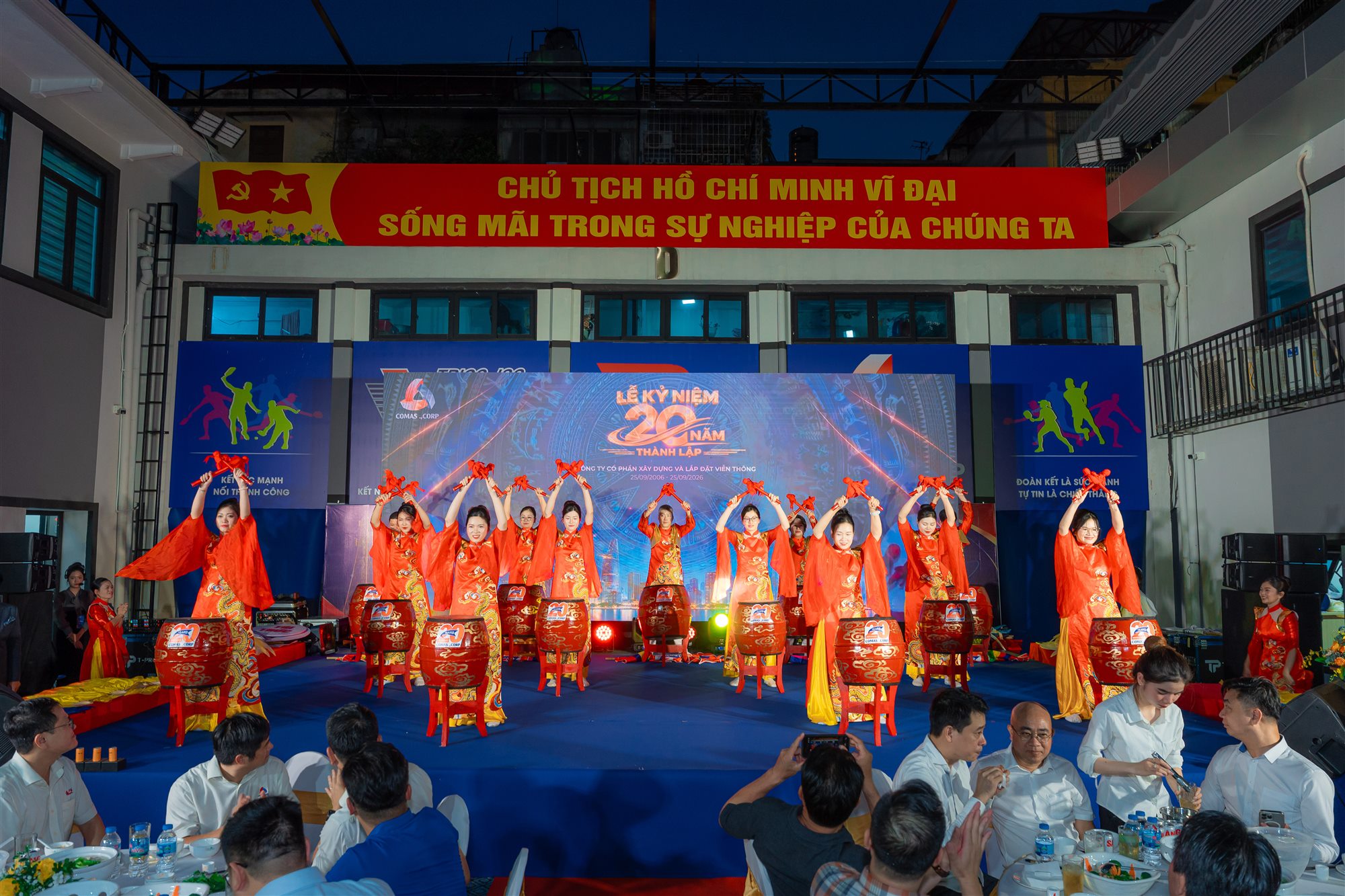 Tiết mục biểu diễn trong chương trình kỷ niệm COMAS CORP
